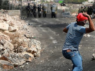 Israeli ministers pass bill jailing stone throwers for 20 years