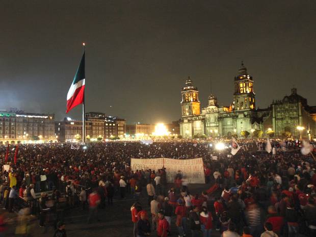 Mexicans in biggest protest yet over missing students
