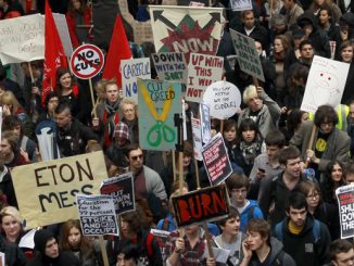 Video - Clashes between protesters and police at 'Free Education' march in London