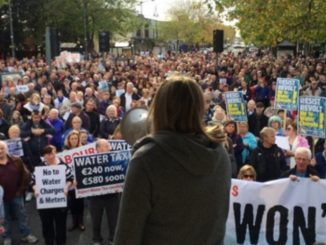 Hundred-thousand rise against Irish water tax