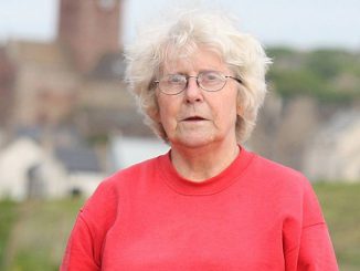 Grandmother arrested at Ken Dodd show for hugging her granddaughter