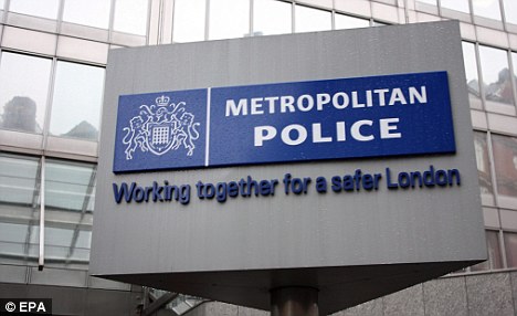 Senior Met Police officer arrested on suspicion of dealing drugs