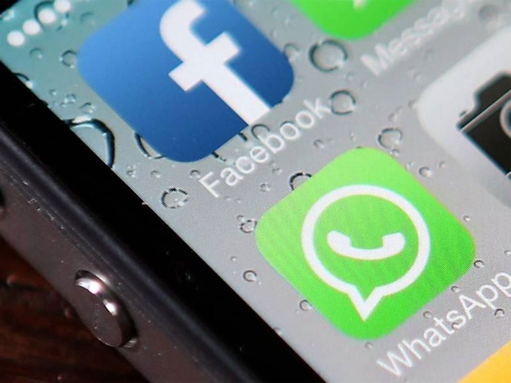 Cameron pledges to ban Snapchat and WhatsApp