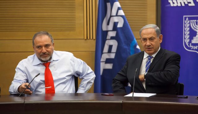 Israeli Diplomats Suspended Over 'Critical' Netanyahu Tweets