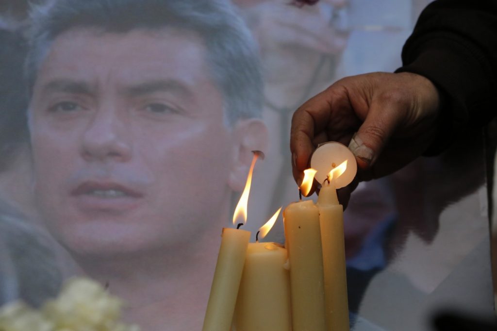 Hundreds protest death of Boris Nemtsov as Ukraine Prime Minister blames Putin for his death