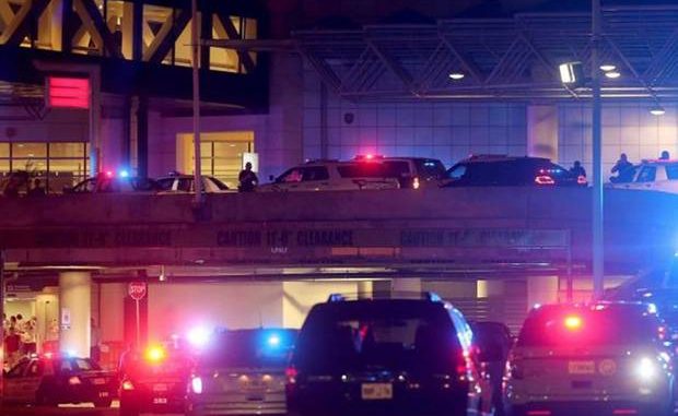 Machete_New Orleans airport