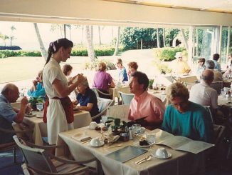 Women_Waitress