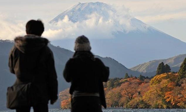 Volcanic Earthquakes At Japanese Resort - Tourist Warning Issued