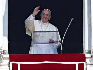 Pope Francis Calls For Ban On Nuclear Weapons