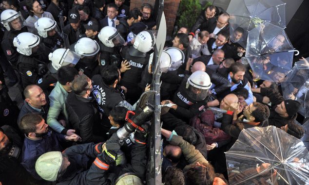 Turkish riot police