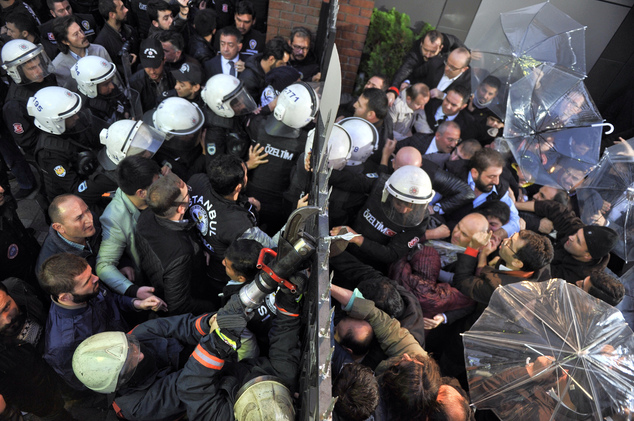Turkish riot police
