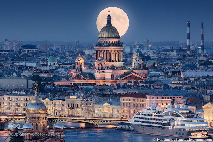 Foreigners are fleeing en masse to live in Russia, new statistics show