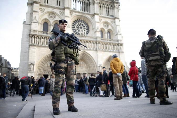 Paris cancels its NYE celebrations amid terror fears