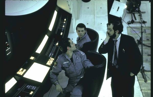 Stanley Kubrick admits on camera that he faked the moon landings for NASA