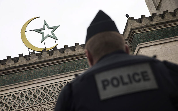 France announce plans to close another 100 mosques