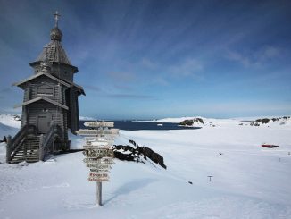 Patriarch Kirill performs ritual over 'ark of Gabriel'