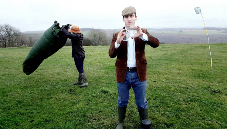 British man sells fresh air in a jar to Chinese elite for £80 per jar