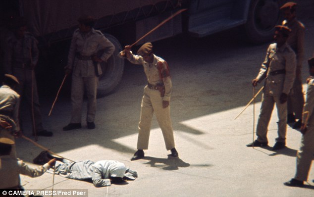 Saudi Arabia sentence man to 2,000 lashes and prison for expressing his atheist views on social media