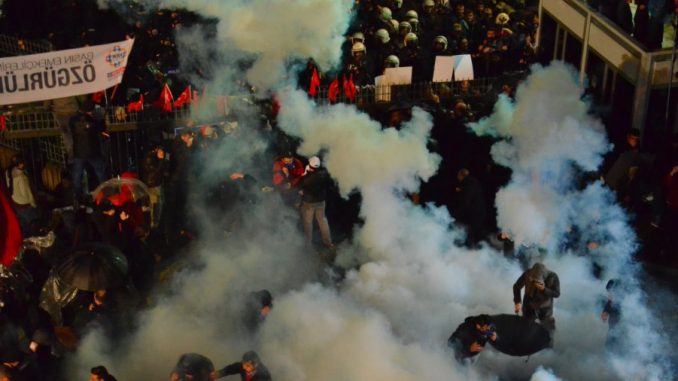 Turkish police fire tear gas at protestors outside Zaman newspaper building