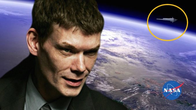 High-profile hacker Gary McKinnon claims to have some interesting information about the US Navy’s intergalactic operation - there is a top-secret fleet of "eight to ten" war ships in space, with around 25 "Non-terrestrial officers" on their books.