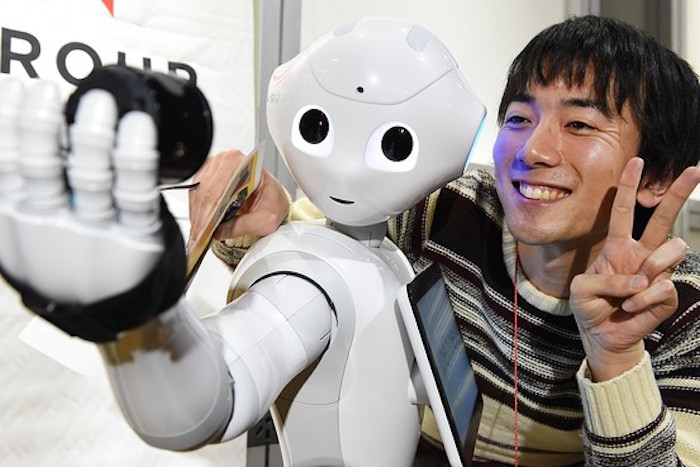 Japanese robot Pepper enrolls at high school