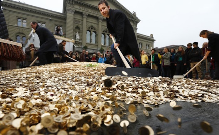 Switzerland guarantee citizens a $2,600 monthly income