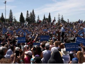 One hundred thousand people attend Bernie Sanders rally, amid a media blackout