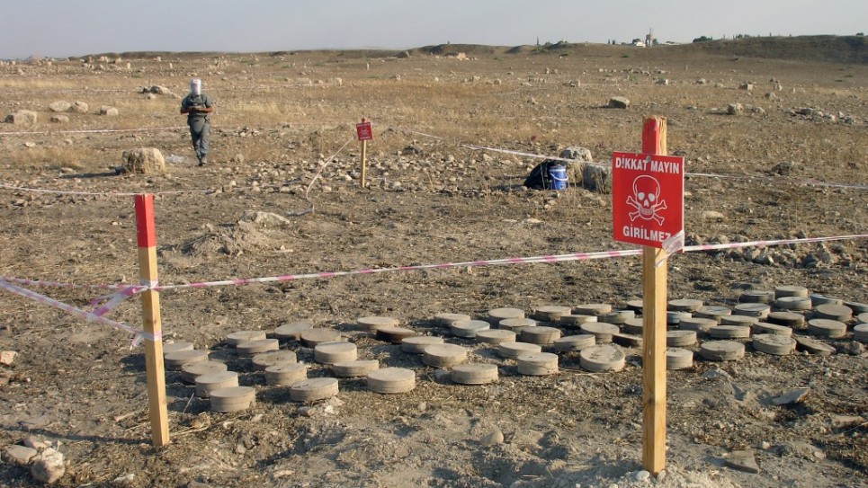 Turkey supports ISIS in building mines alone the Syrian border