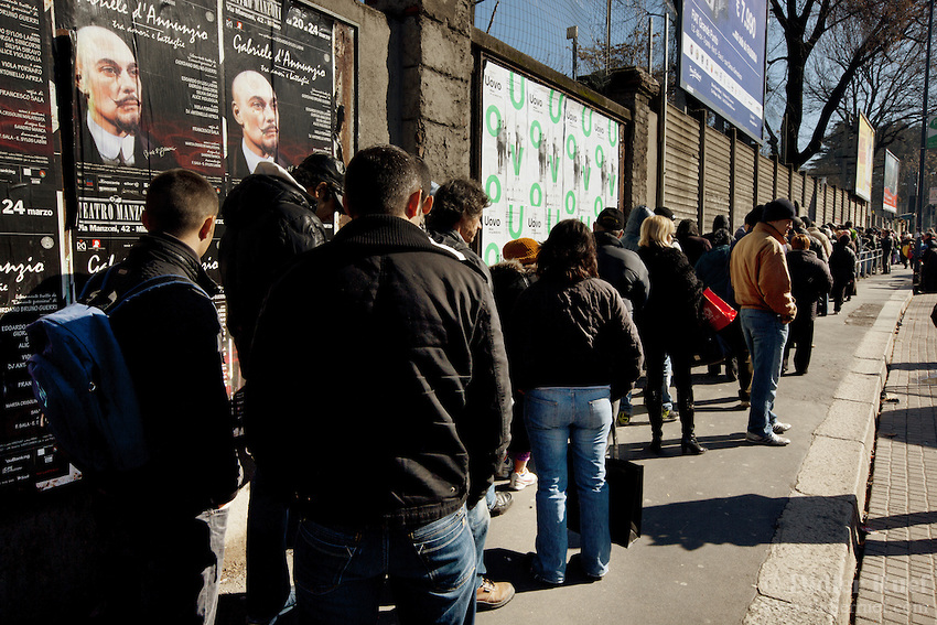 A run on banks is being reported in Italy