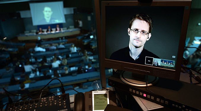 Edward Snowden says the U.S. government are behind the recent DNC email hacks