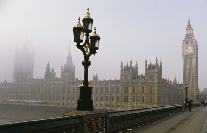 Suspicious white powder shuts down UK parliament