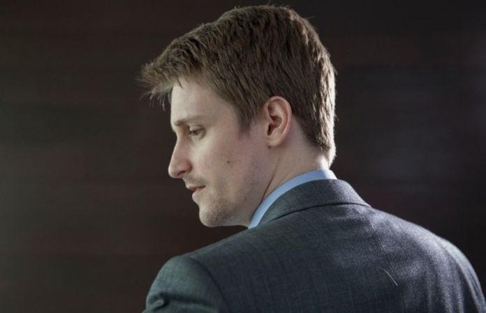 Former US National Security Agency contractor and whistleblower, Edward Snowden, has published a mysterious tweet, warning ex-colleagues that "it’s time."