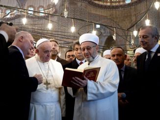 Pope prepares to make ET disclosure