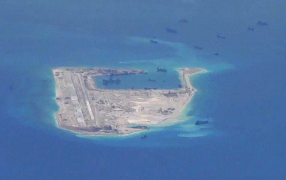 Japanese government report hundreds of Chinese ships near disputed islands