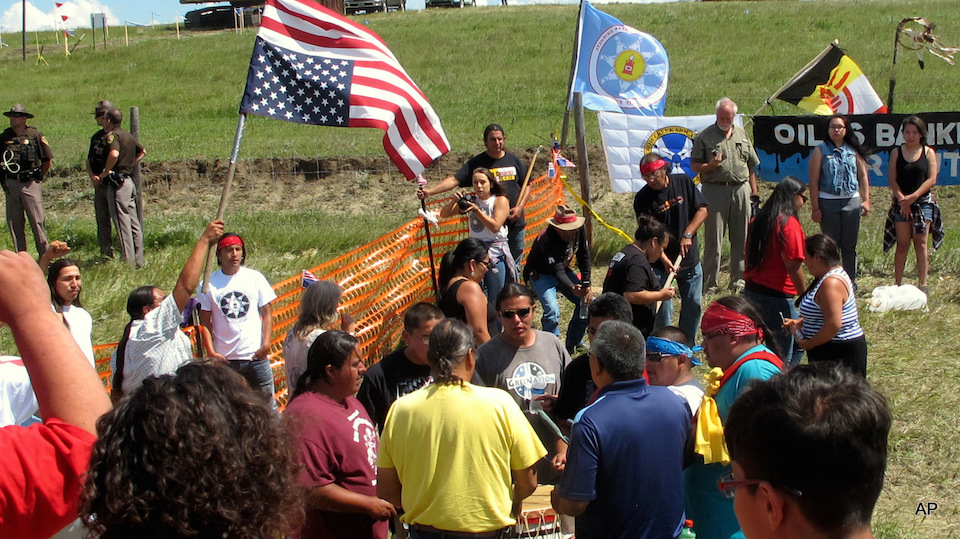 US government cut off water supply to native Americans