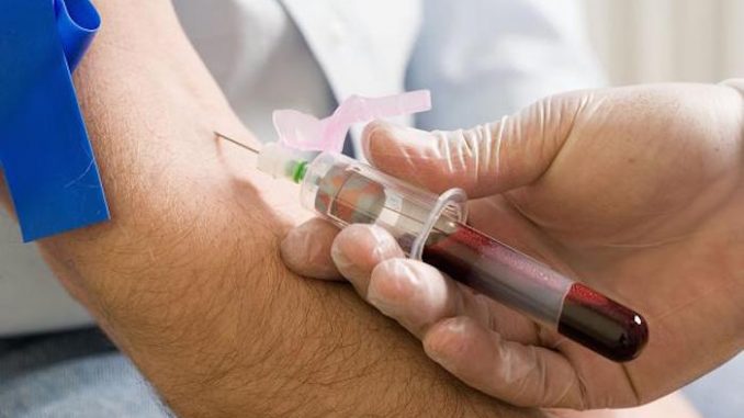 Doctors unveil world's first pre-cancer blood test