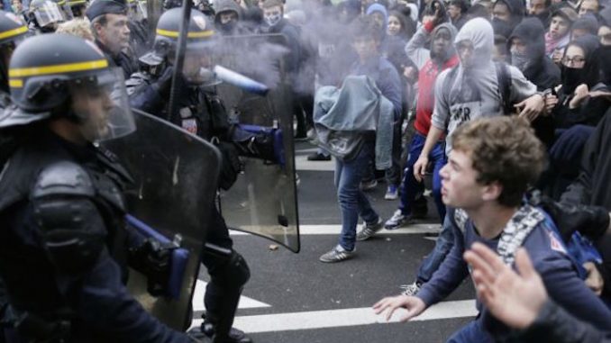 French army prepare for civil war in France