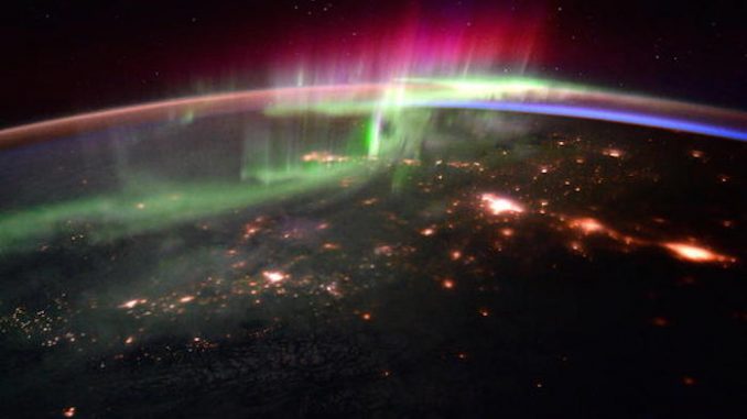 President Obama signs executive order preparing American public for space weather events