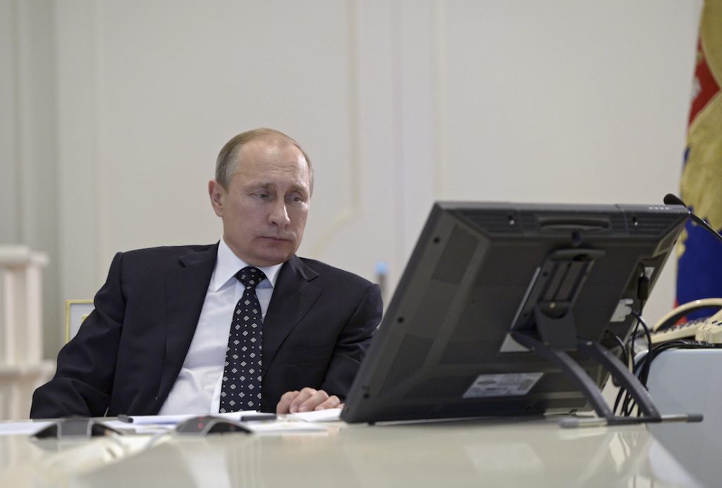 US officially accuse President Putin of 'hacking' US elections