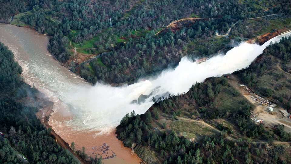 3 dams in California are on the verge of collapse