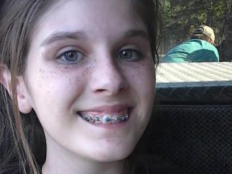 Ghost photobombs teen's selfie