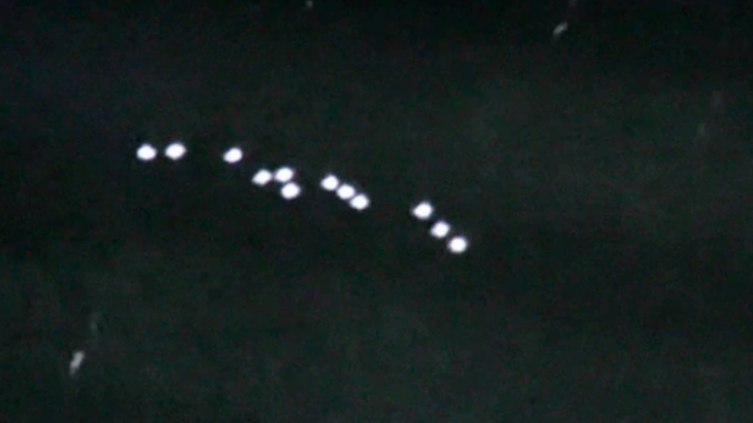 Fleet of UFOs grounds planes in Peru