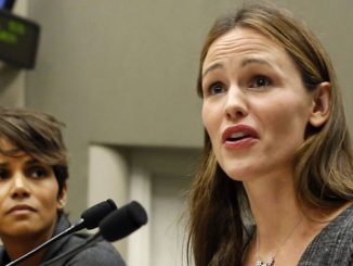 Democratic Party donor Jennifer Garner has endorsed President Trump, promising to help him deliver on promises he made to everyday Americans.