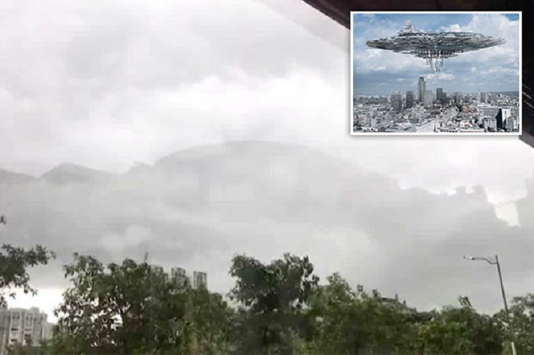 Floating city spotted over China