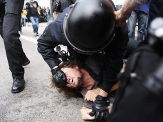 US court rules that citizens can fight back against police brutality