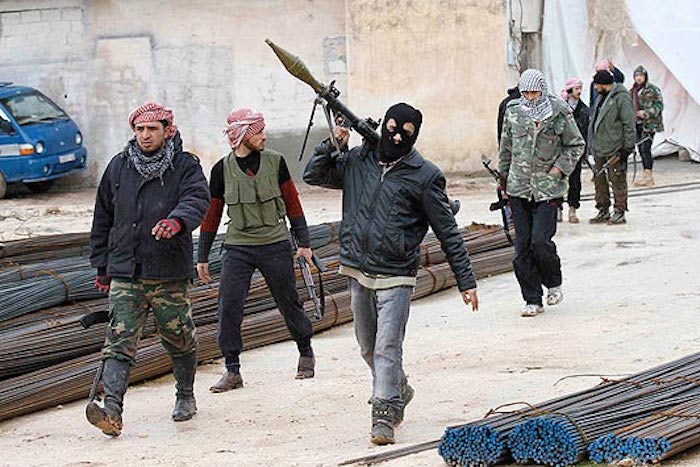 Syrian rebel defector claims US commanders told fighters to help ISIS