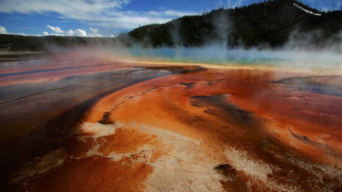 Experts warn that Yellowstone is about to blow