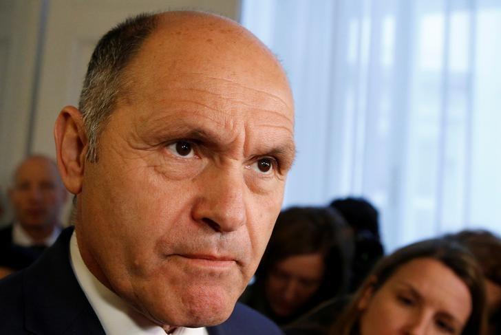 Austria gives Merkel and EU the finger