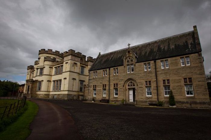 400 children found buries in mass grave under Catholic church in Scotland