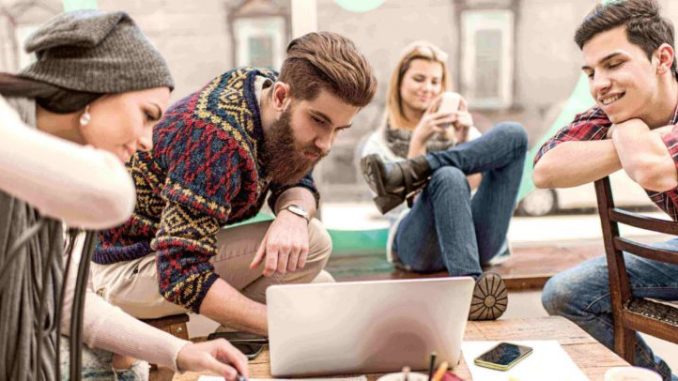 UK professor claims the Internet is rewiring our brains, making us dumb